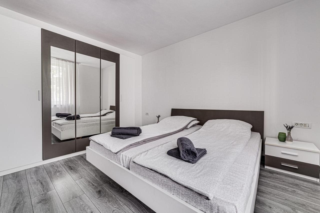 Gabriel Apartment Arad Ngoại thất bức ảnh